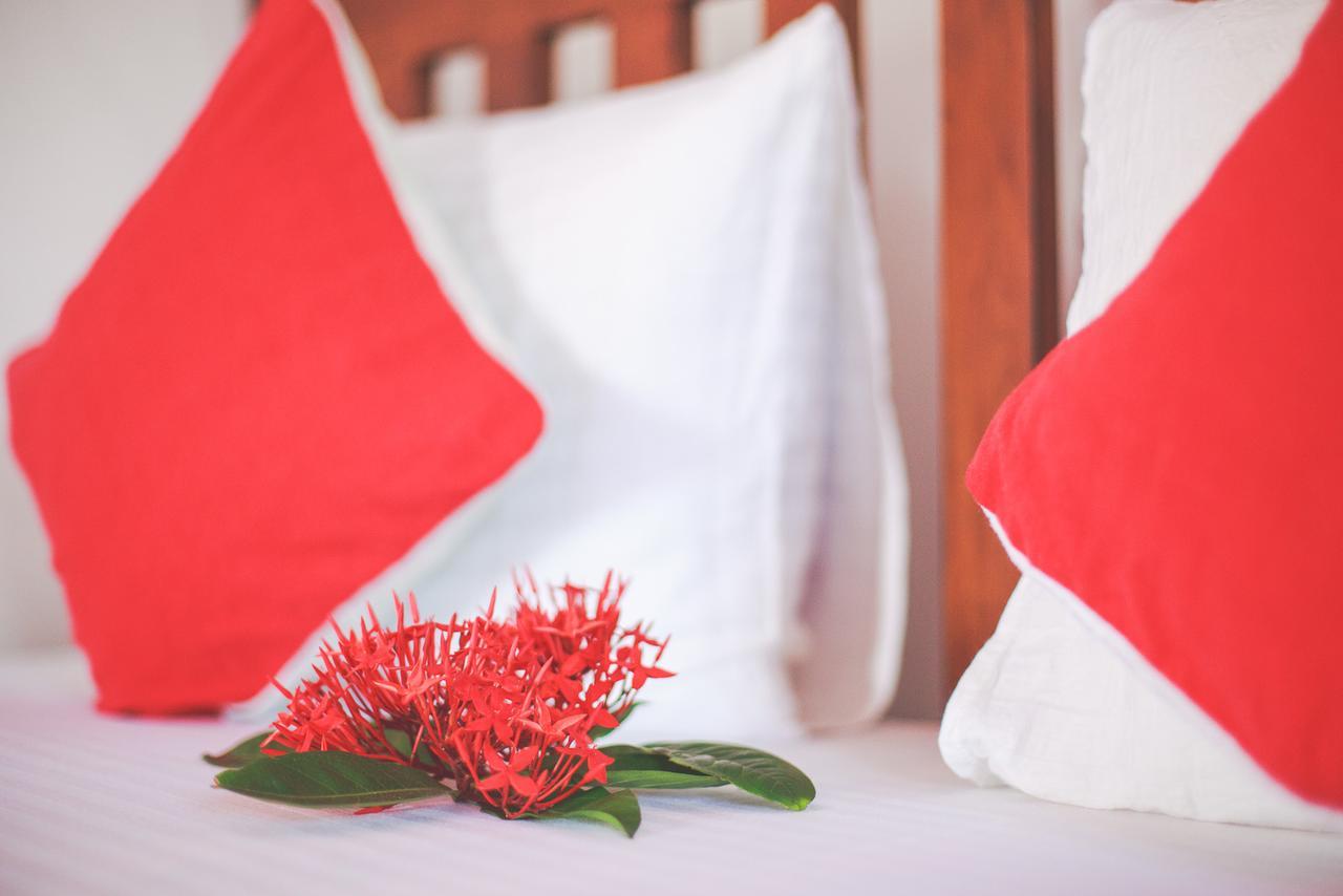 Lazies Midigama Hotel Luaran gambar