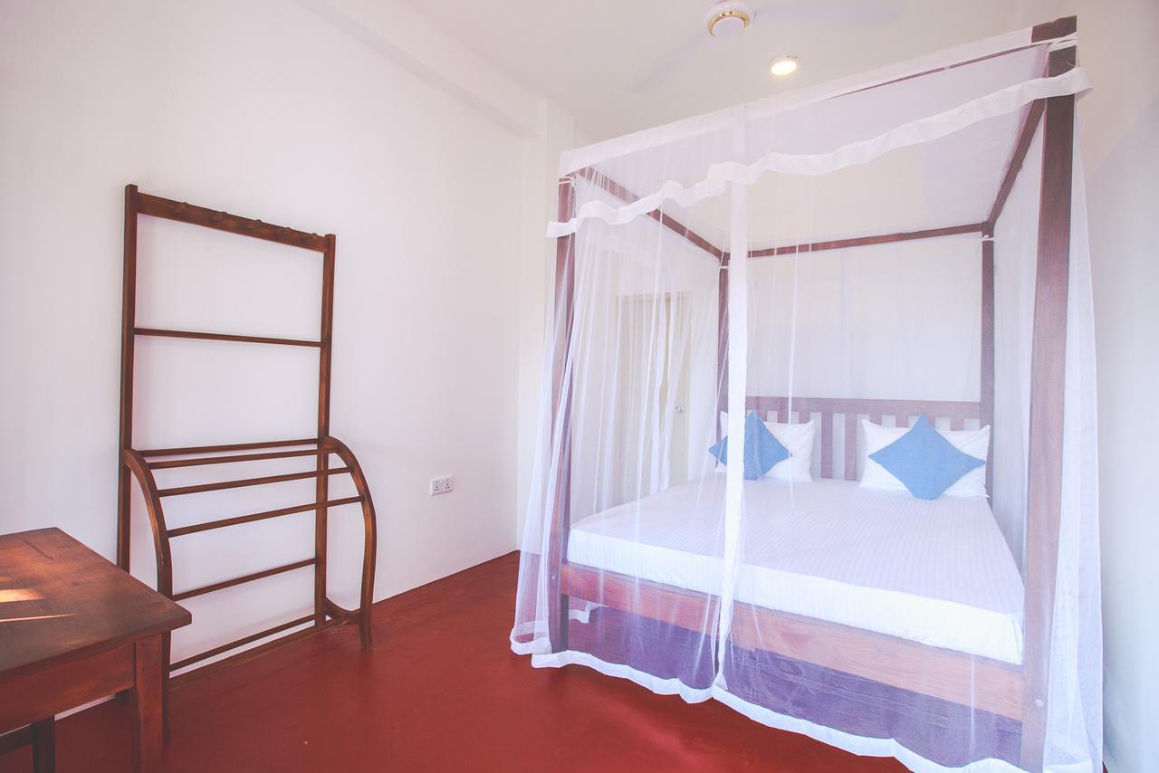 Lazies Midigama Hotel Luaran gambar