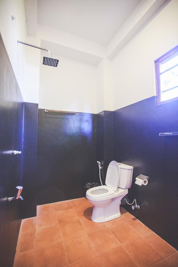 Lazies Midigama Hotel Luaran gambar