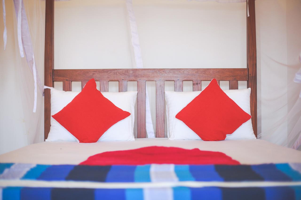 Lazies Midigama Hotel Luaran gambar