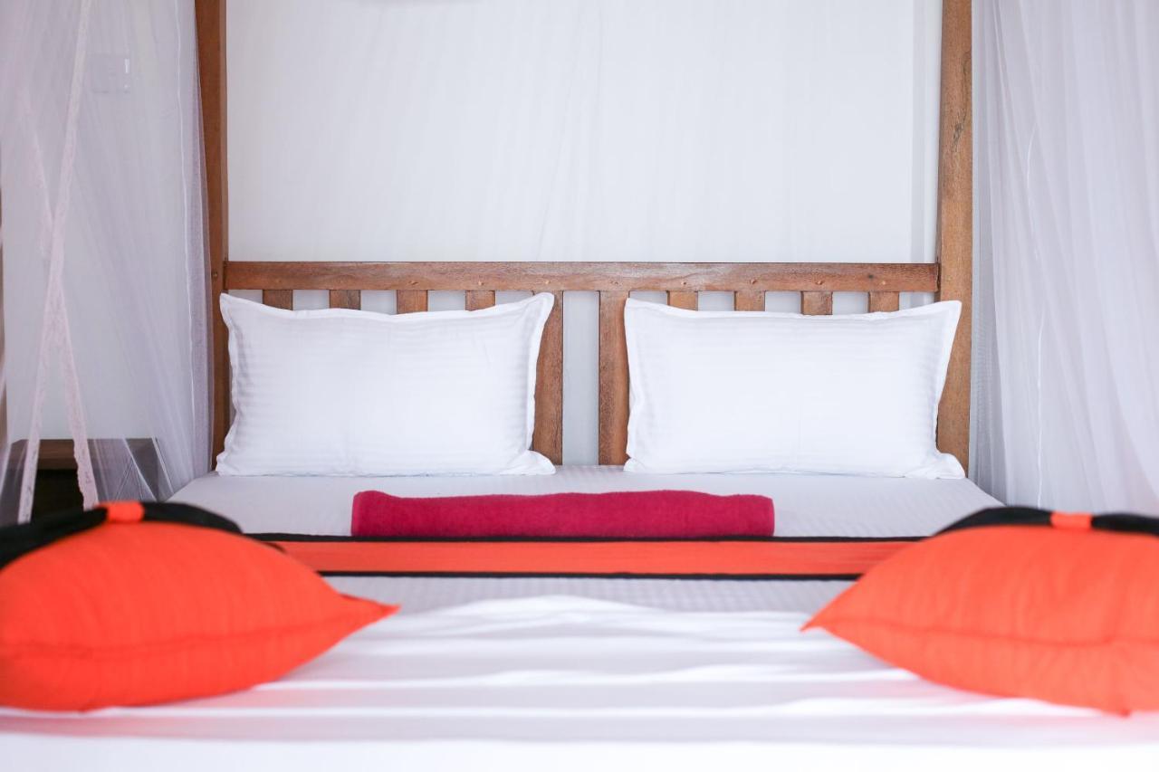 Lazies Midigama Hotel Luaran gambar
