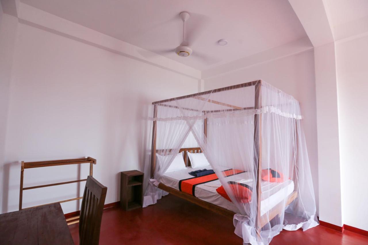 Lazies Midigama Hotel Luaran gambar